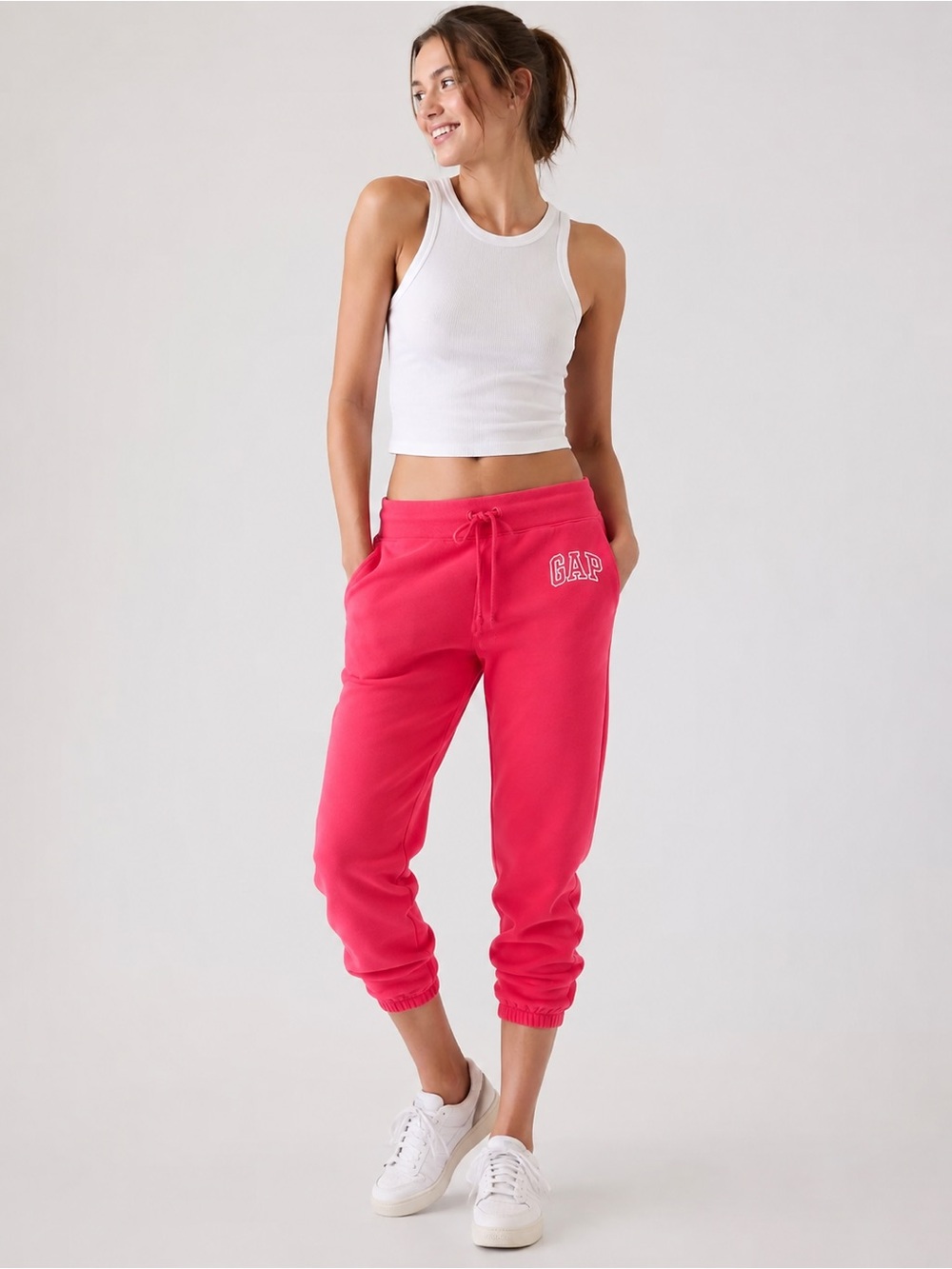 GAP Classic Jogger Capri Sweatpants Women’s M Strawberry Banana Pink Logo Fleece
